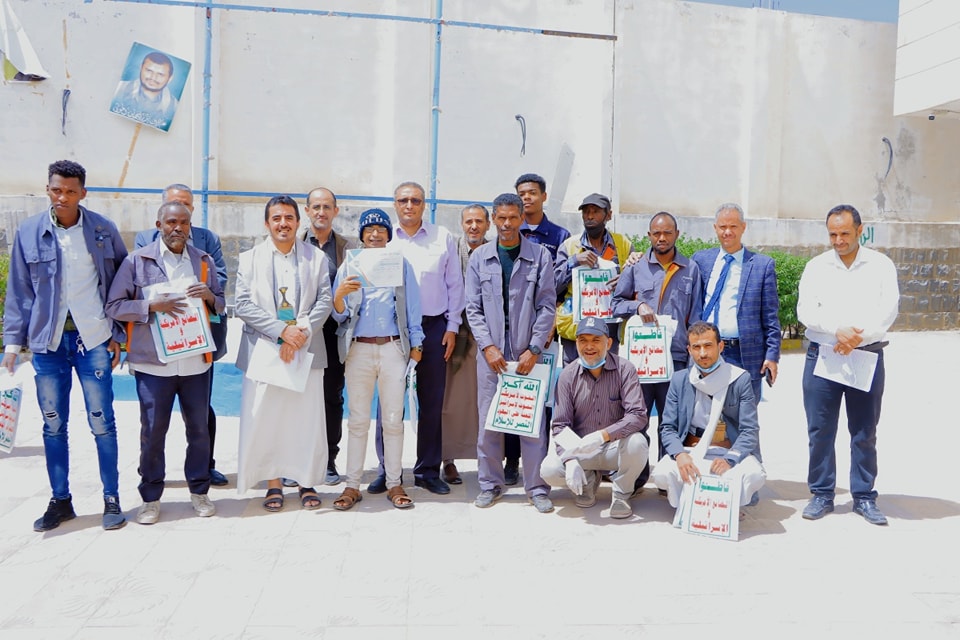 جامعة تونتك الدولية للتكنولوجيا تنفذ حملة نظافة عامة وتكرّم عمال النظافة