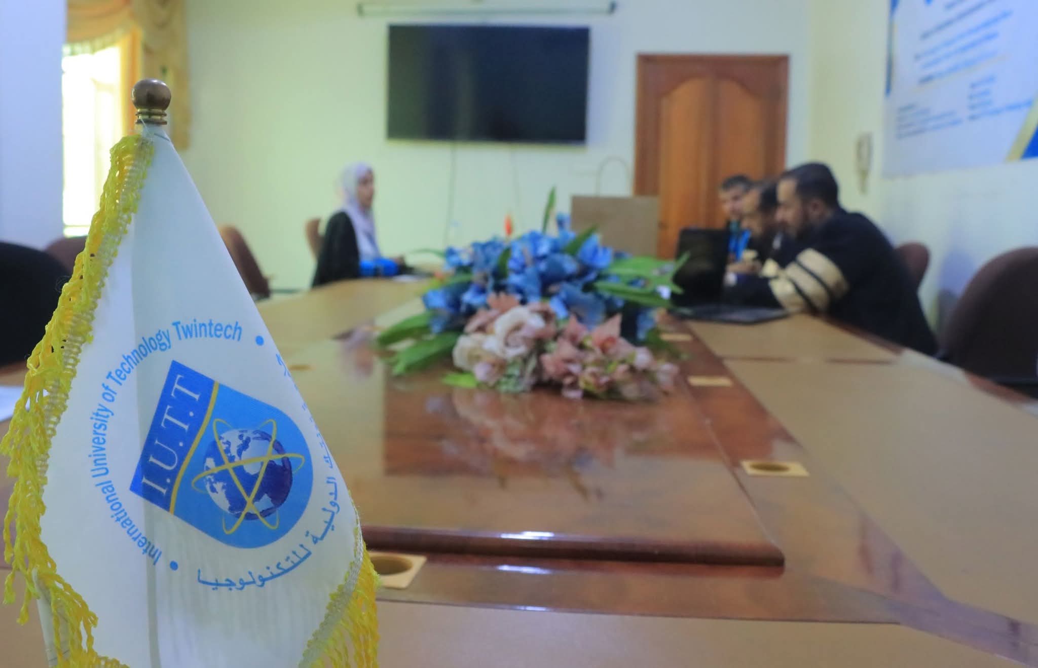 جامعة تونتك تبارك للباحثة ريهام الفراصي اجتيازها مناقشة الماجستير في إدارة الأعمال حول التخطيط الاستراتيجي في الجامعات الخاصة بصنعاء