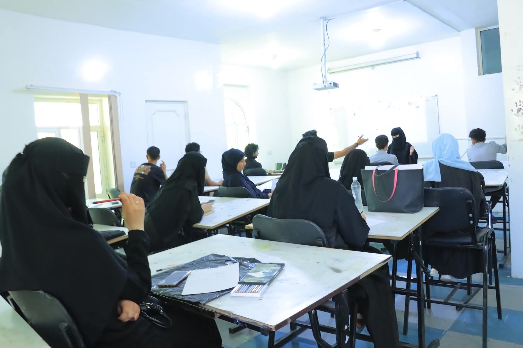 انطلقت في جامعة تونتك الدولية للتكنولوجيا دورة الرسم الأكاديمية، بإشراف مدرسة الرسم المهندسة شيماء صلاح
