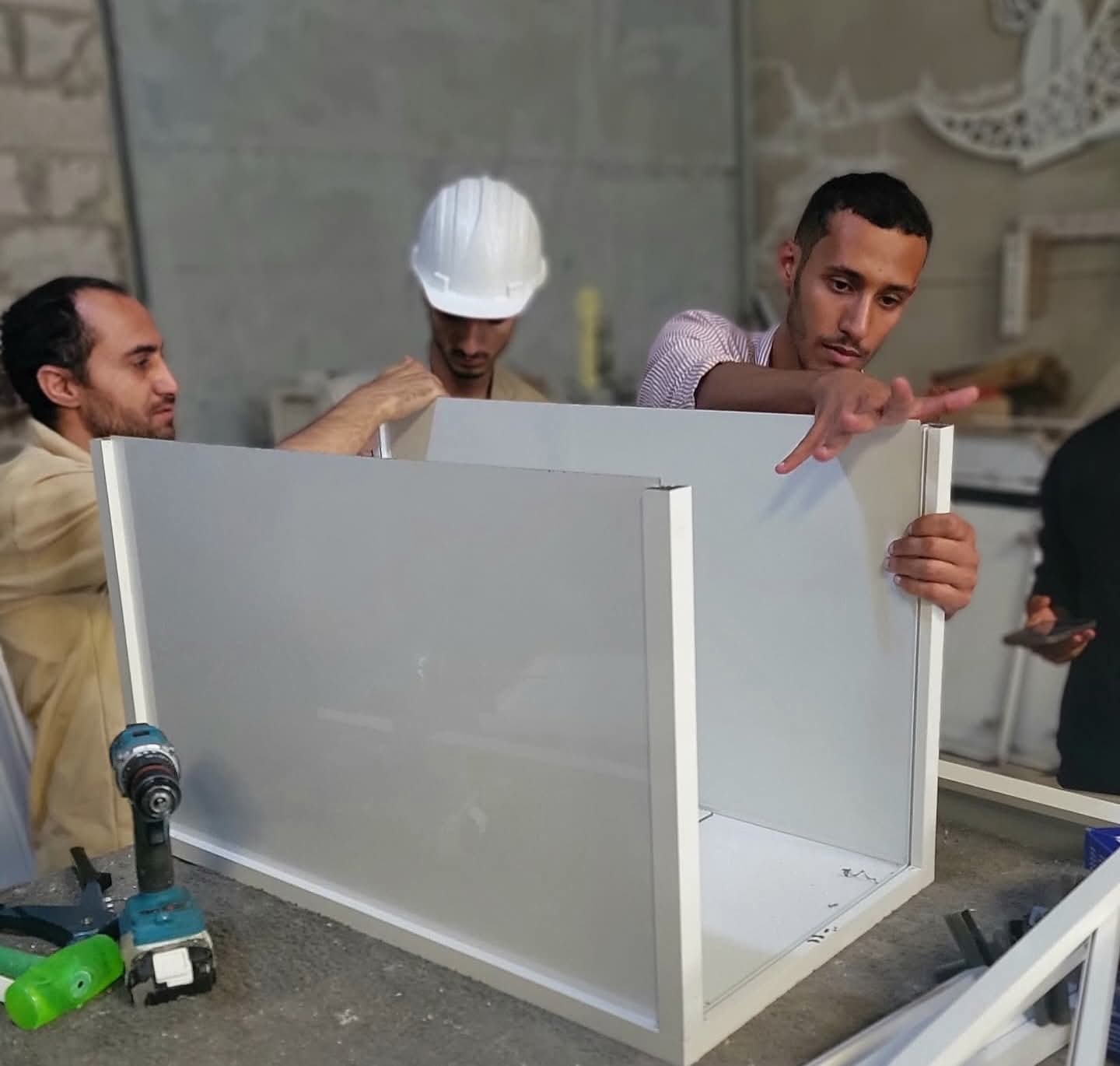 طلاب الهندسة المدنية بجامعة تونتك في جولة ميدانية لمواقع إنتاج الخرسانة والبلوك