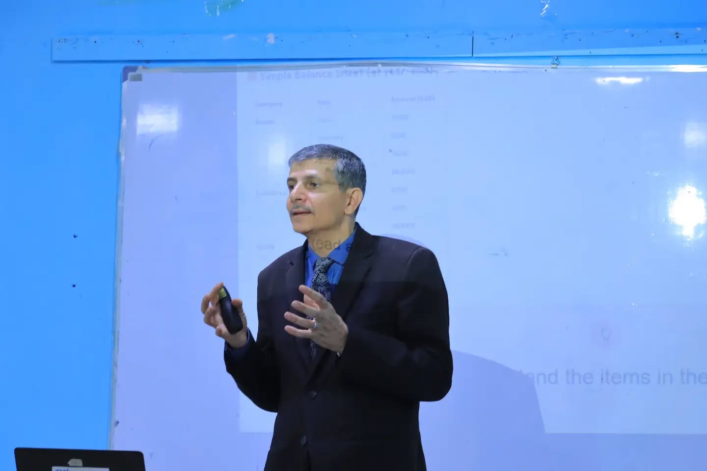 faculty-finance-business-iutt-continues-free-training-program-high-school