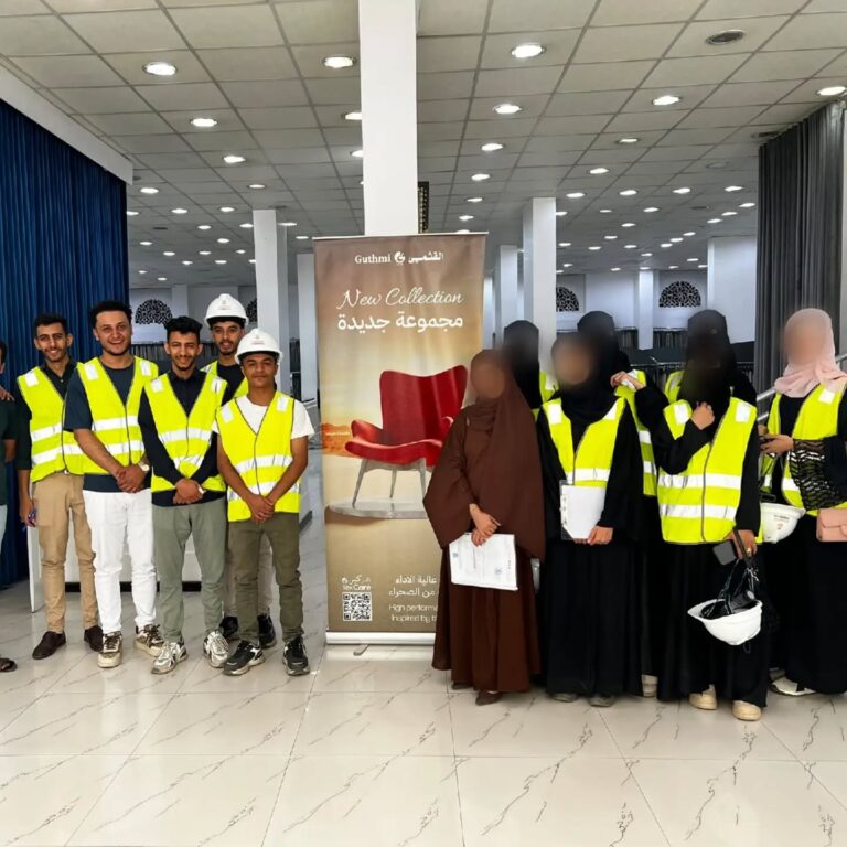 iutt-interior-design-students-field-visit-furniture-design