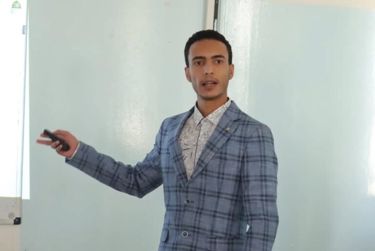 iutt-communication-skills-final-public-speaking-presentations